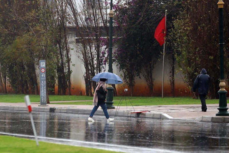 تساقطات مطرية متباينة تشمل عدة مناطق مغربية خلال 24 ساعة
