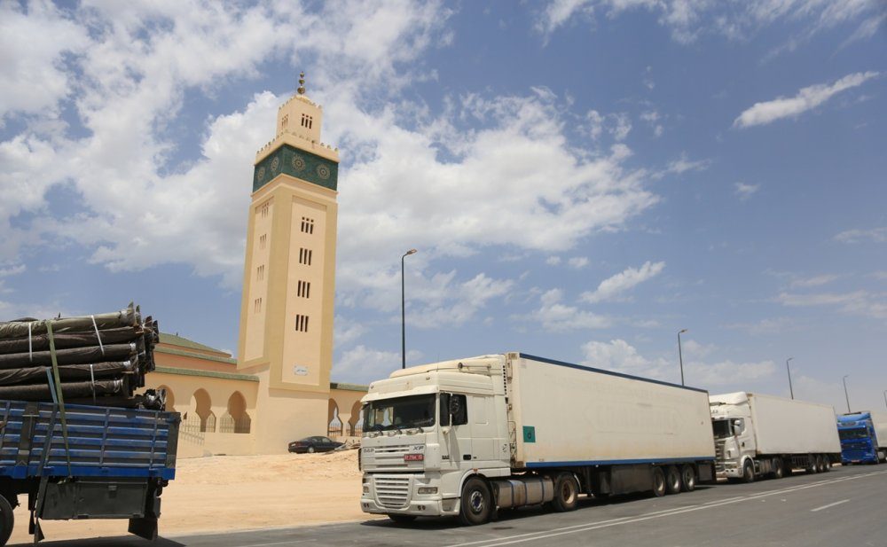 نقابة النقل البري تشير إلى قيود الدعم الحكومي للوقود
