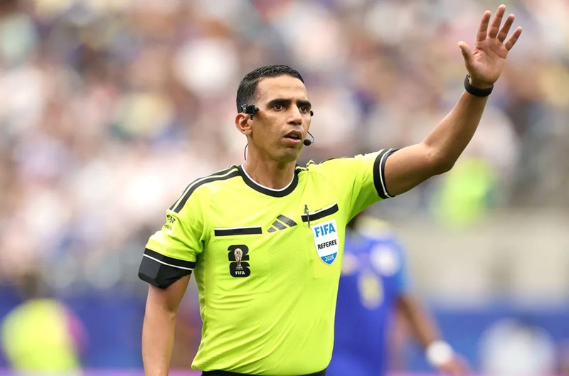 التحكيم المغربي يتألق في مونديال 2026: حضور لافت وإدارة متميزة للمباريات الكبرى