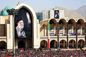 جنازة علي خامنئي في طهران: ملايين الإيرانيين يشاركون في وداع المرشد الأعلى