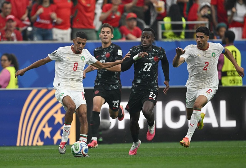عز الدين أوناحي: من شوارع الدار البيضاء إلى نجومية المونديال مع المنتخب المغربي
