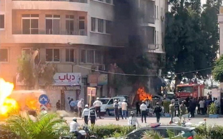انفجارات تهز دمشق قرب فندق ماكرون والرئيس الفرنسي يواصل زيارته التاريخية