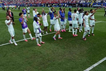 منتخب فرنسا يعزز مكانته في المونديال: 45 انتصارًا ومربع ذهبي جديد